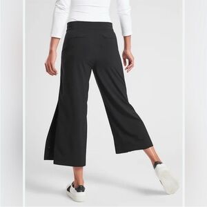 Athleta Tribeca Crop Pants black size 8